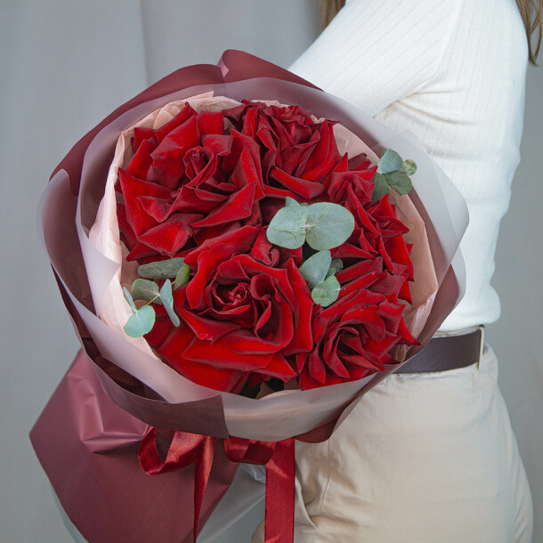 Букет французской красной розы, артикул F1437489 - 3500 рублей, доставка по городу. Flawery - доставка цветов