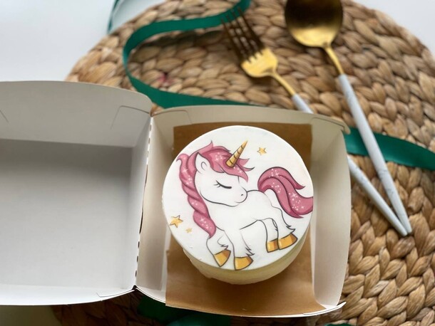 Бенто-торт единорог unicorn, артикул F1424321 - 2519 рублей, доставка по городу. Flawery - доставка цветов