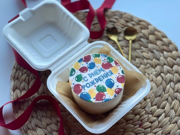 Бенто-торт с днем рождения, артикул F1424373 - 2519 рублей, доставка по городу. Flawery - доставка цветов