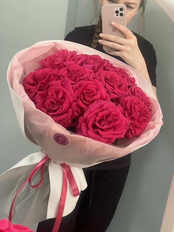 Французские малиновые розы, артикул F1425932 - 5445 рублей, доставка по городу. Flawery - доставка цветов