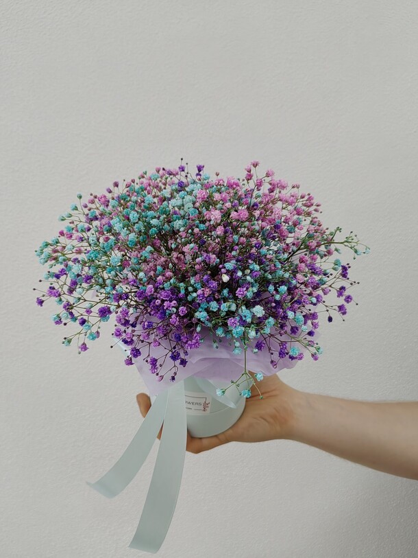 Коробочка с гипсофилой, артикул F1430042 - 1550 рублей, доставка по городу. Flawery - доставка цветов