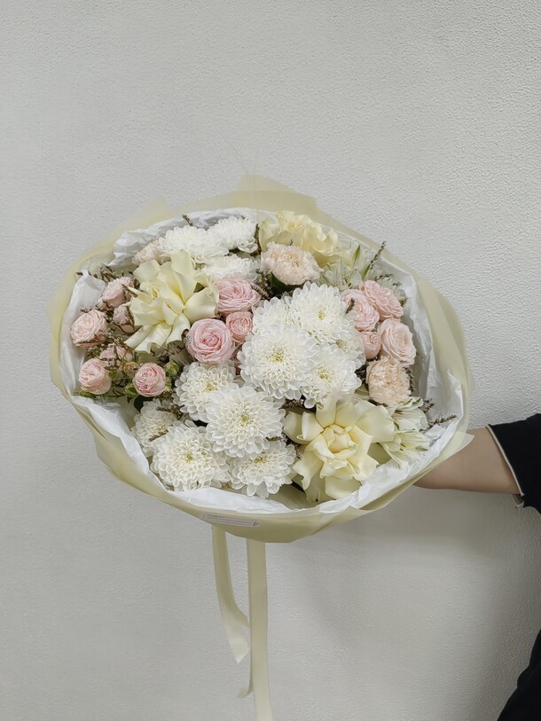 Авторский букет "ваниль", артикул F1446391 - 6300 рублей, доставка по городу. Flawery - доставка цветов