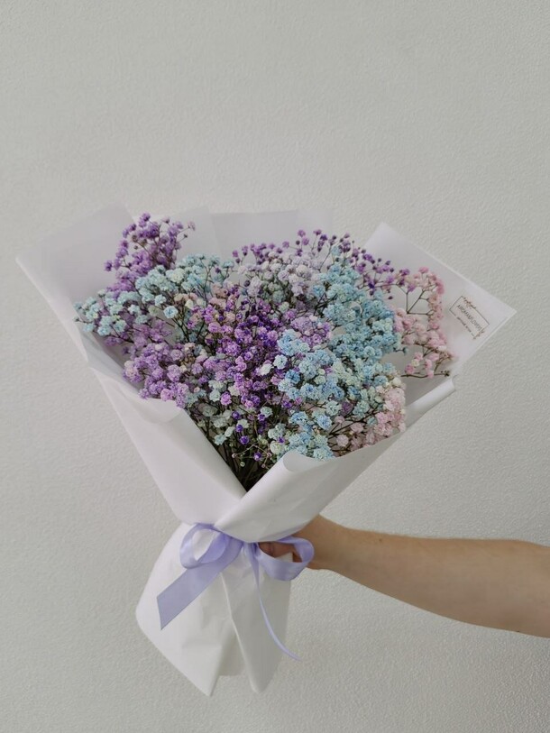 Нежная гипсофила в букете с оформлением, артикул F1450665 - 2200 рублей, доставка по городу. Flawery - доставка цветов