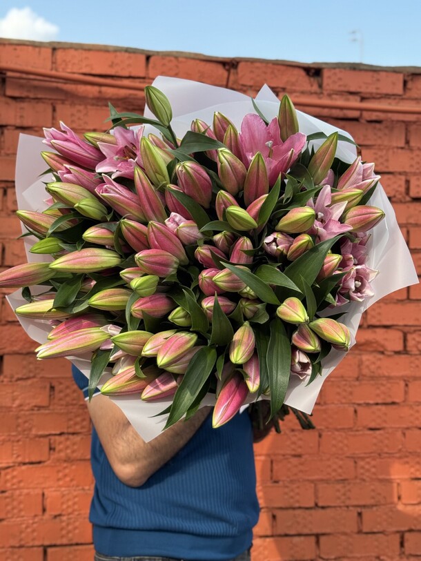 Лилия  розовая xxl, артикул F1426971 - 24780 рублей, доставка по городу. Flawery - доставка цветов
