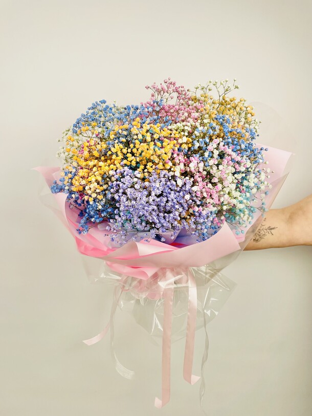 Букет: «радужная гипсофила m”, артикул F1508997 - 8100 рублей, доставка по городу. Flawery - доставка цветов