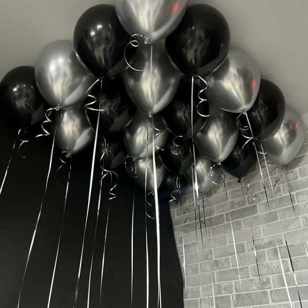 Шары под потолок хром серебро и чёрные матовые 25 шт, артикул F1431394 - 5600 рублей, доставка по городу. Flawery - доставка цветов