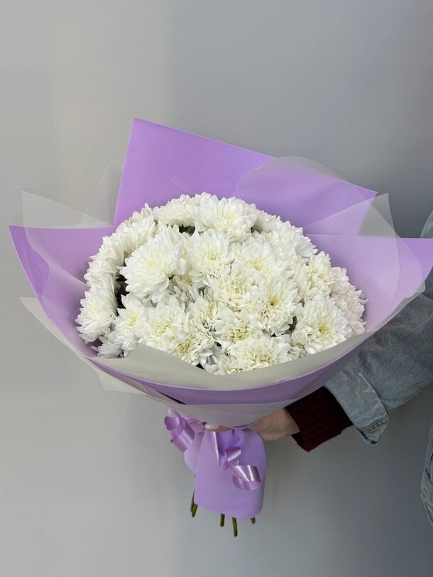 Монобукет из кустовых хризантем, артикул F1432578 - 2700 рублей, доставка по городу. Flawery - доставка цветов