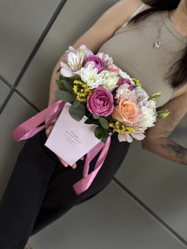 Цветы в коробочке, артикул F1448655 - 2000 рублей, доставка по городу. Flawery - доставка цветов