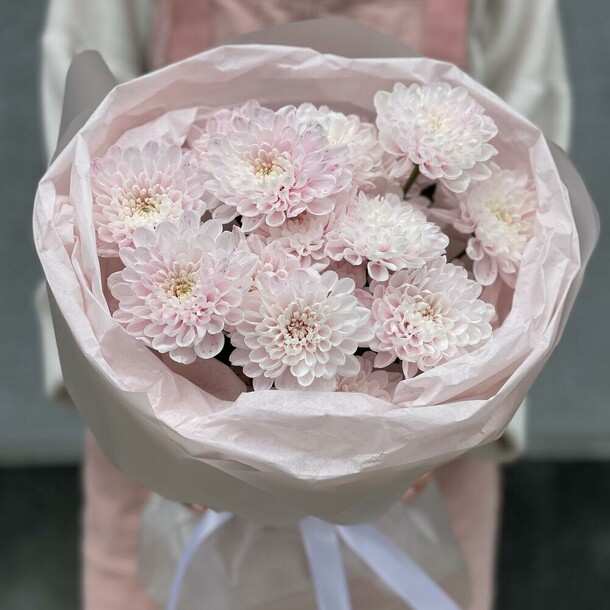 Нежная хризантема 3, артикул F1437317 - 3000 рублей, доставка по городу. Flawery - доставка цветов