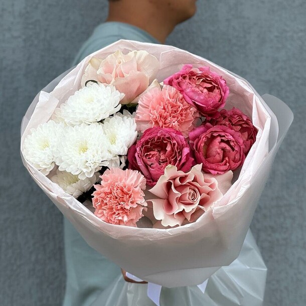 Нежный ажурный букет, артикул F1437401 - 4100 рублей, доставка по городу. Flawery - доставка цветов