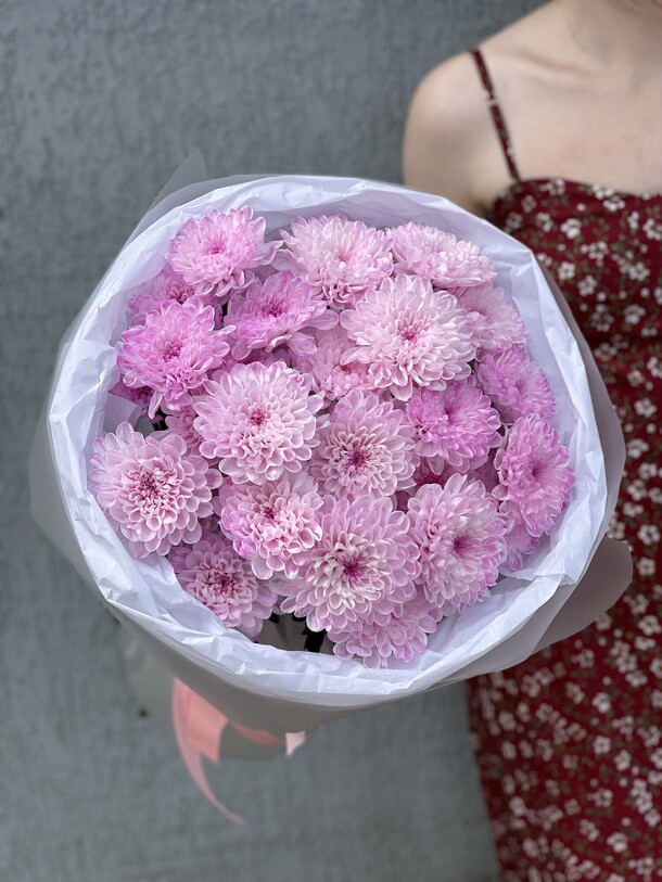 Букет из 5 ярких хризантем, артикул F1446940 - 4980 рублей, доставка по городу. Flawery - доставка цветов