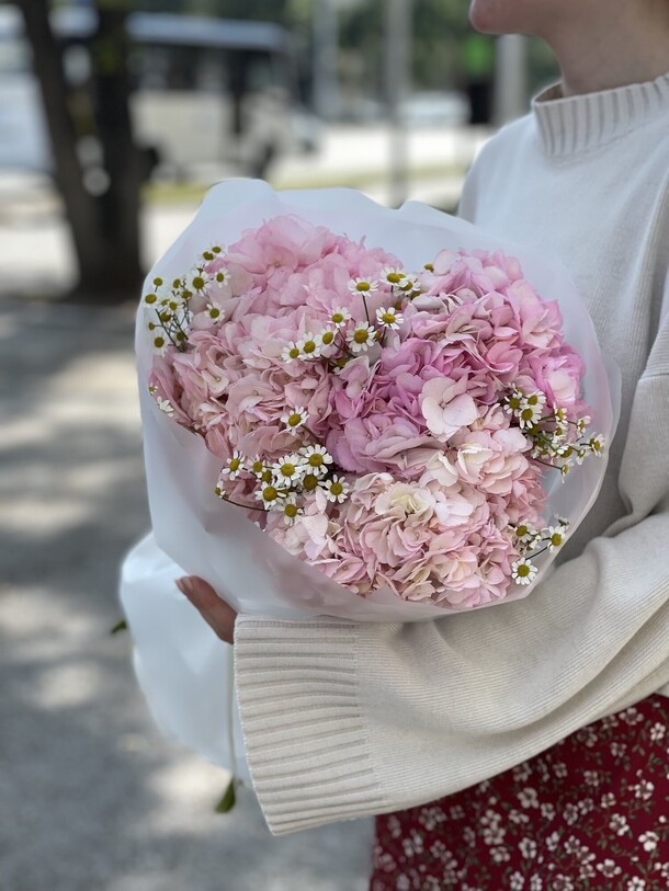 Розовый букет, артикул F1450900 - 4430 рублей, доставка по городу. Flawery - доставка цветов