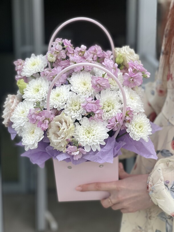 Хит😍 сумочка с нежными цветами, артикул F1454774 - 3830 рублей, доставка по городу. Flawery - доставка цветов