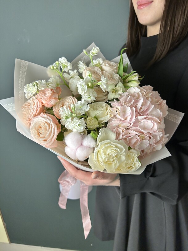 Букет пудра, артикул F1241278 - 5890 рублей, доставка по городу. Flawery - доставка цветов