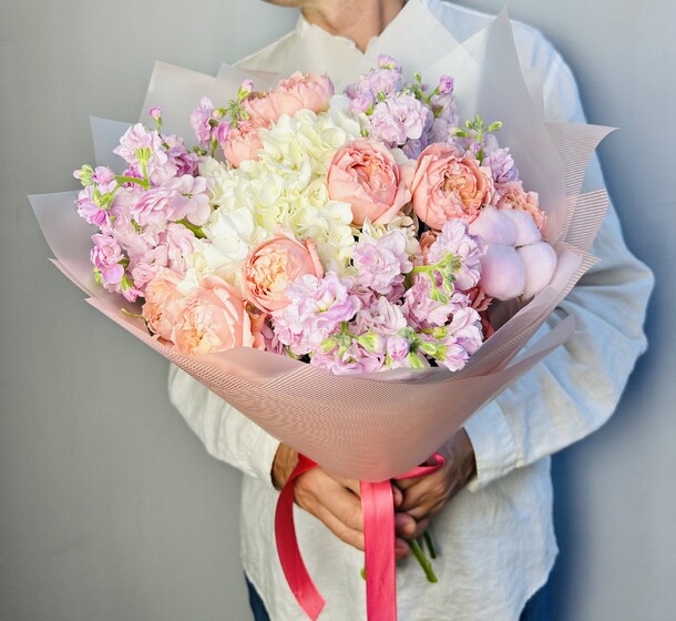 Букет «аромат сада», артикул F1336665 - 5900 рублей, доставка по городу. Flawery - доставка цветов