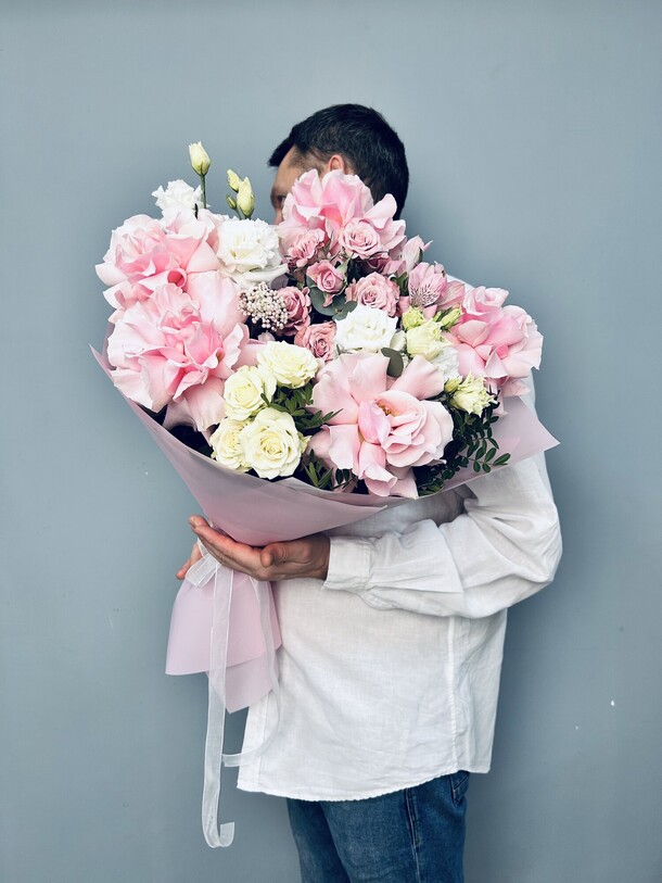 Букет «розовое облако», артикул F1371056 - 6700 рублей, доставка по городу. Flawery - доставка цветов