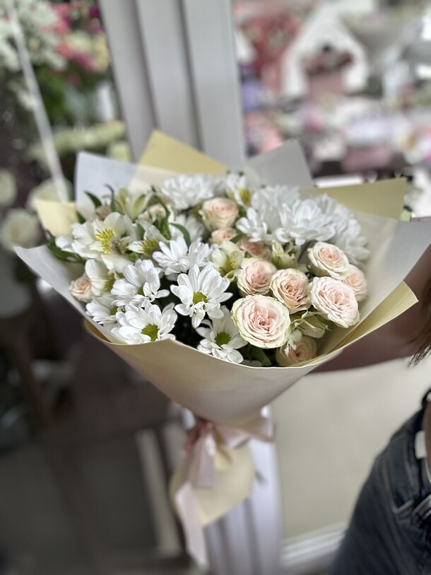 Нежный букет, артикул F1444516 - 4200 рублей, доставка по городу. Flawery - доставка цветов
