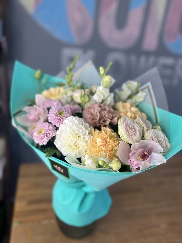 Георгин, артикул F1444536 - 4500 рублей, доставка по городу. Flawery - доставка цветов