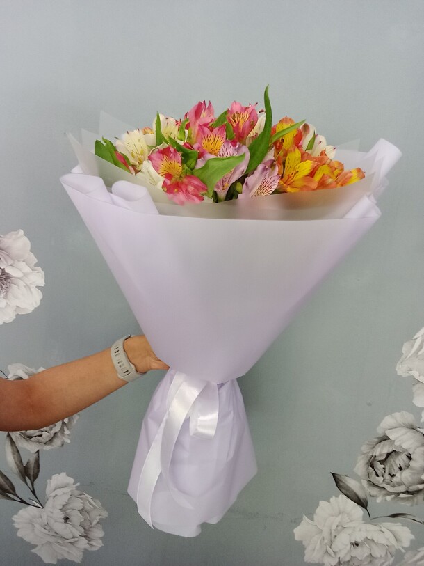 Букет из альстромерии, артикул F1447961 - 1600 рублей, доставка по городу. Flawery - доставка цветов