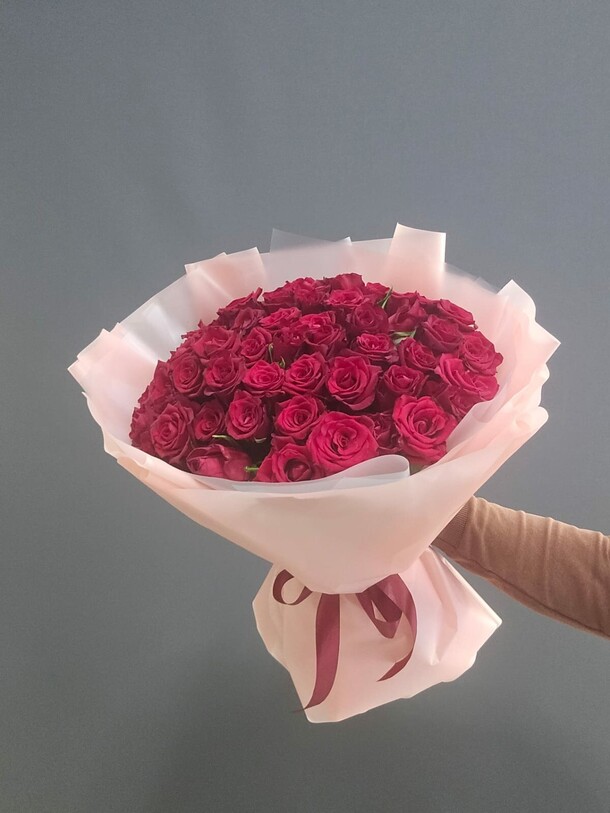 Букет из красных роз, артикул F1468871 - 8200 рублей, доставка по городу. Flawery - доставка цветов