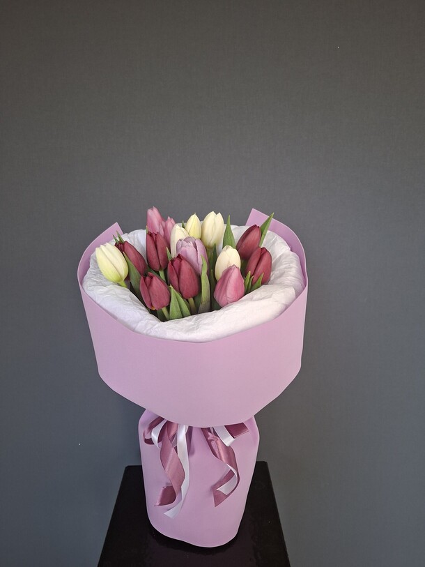Букет из тюльпанов, артикул F1522360 - 3000 рублей, доставка по городу. Flawery - доставка цветов