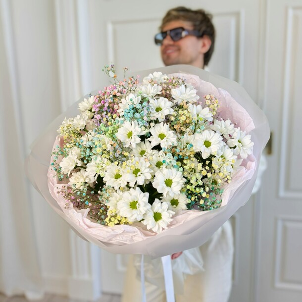 Хризантема и крашеная гипсофила 7 шт, артикул F1448504 - 6544 рублей, доставка по городу. Flawery - доставка цветов