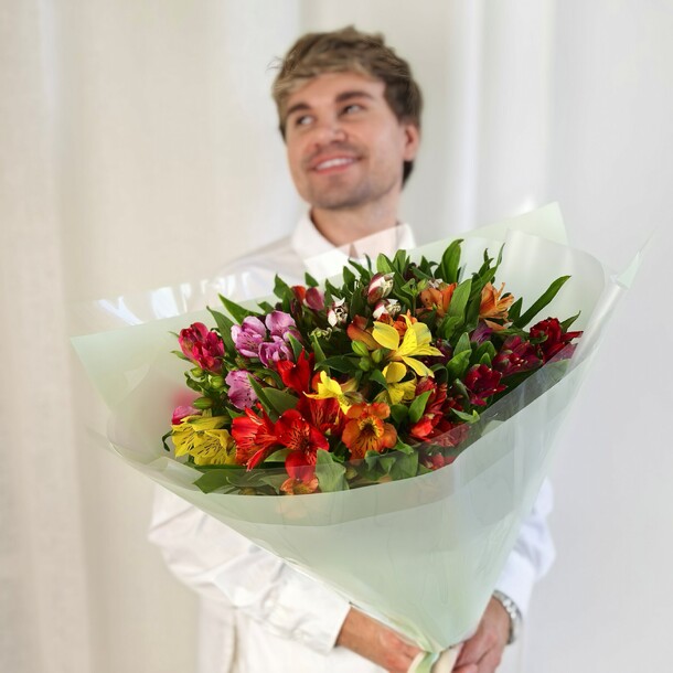 Цветная альстромерия 21 шт, артикул F1448820 - 6048 рублей, доставка по городу. Flawery - доставка цветов