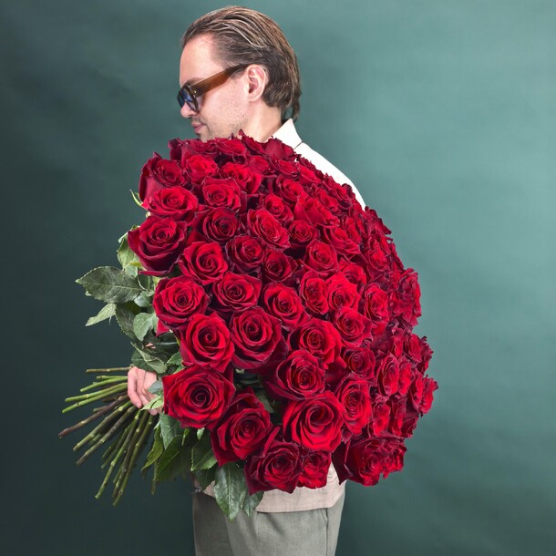 75 высоких бордовых роз, артикул F1455584 - 29572 рублей, доставка по городу. Flawery - доставка цветов