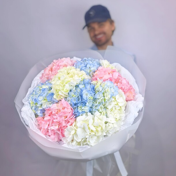 Гортензия микс 11 шт, артикул F1456544 - 7787 рублей, доставка по городу. Flawery - доставка цветов