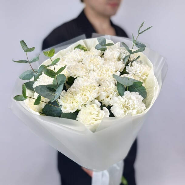 Букет белый диантус 25 шт, артикул F1481748 - 5742 рублей, доставка по городу. Flawery - доставка цветов