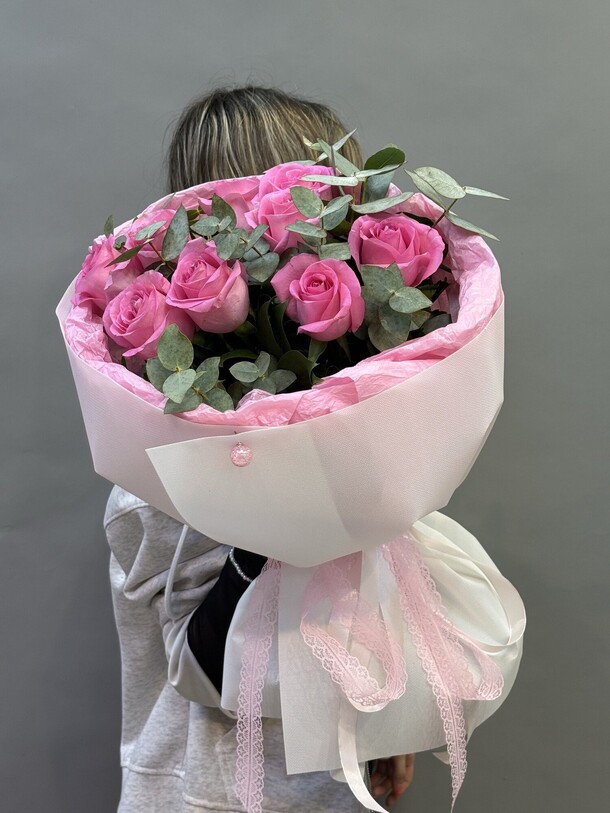 Букет из 9 розовых роз, артикул F1531653 - 3700 рублей, доставка по городу. Flawery - доставка цветов