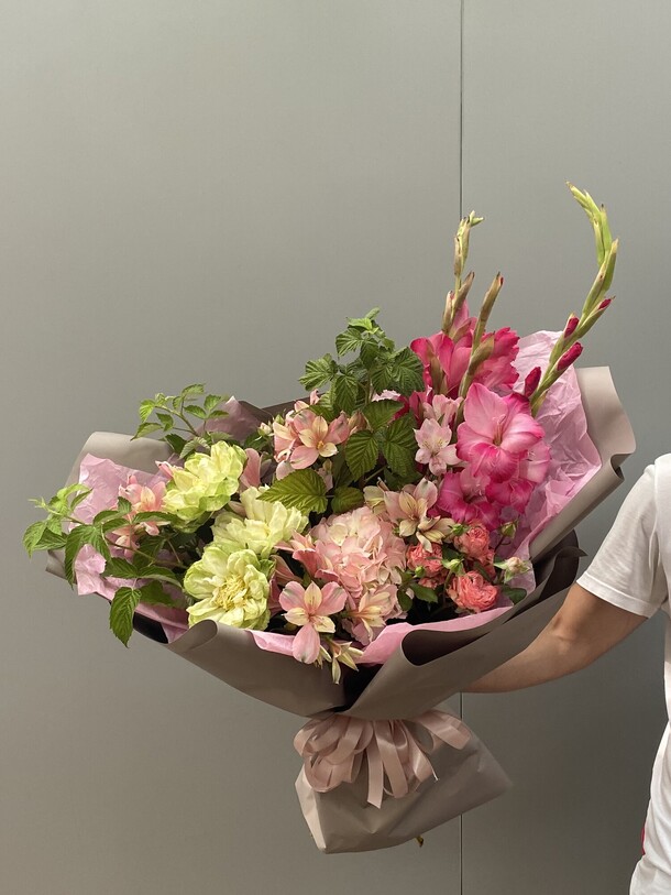 Малиновый закат, артикул F1449536 - 6500 рублей, доставка по городу. Flawery - доставка цветов