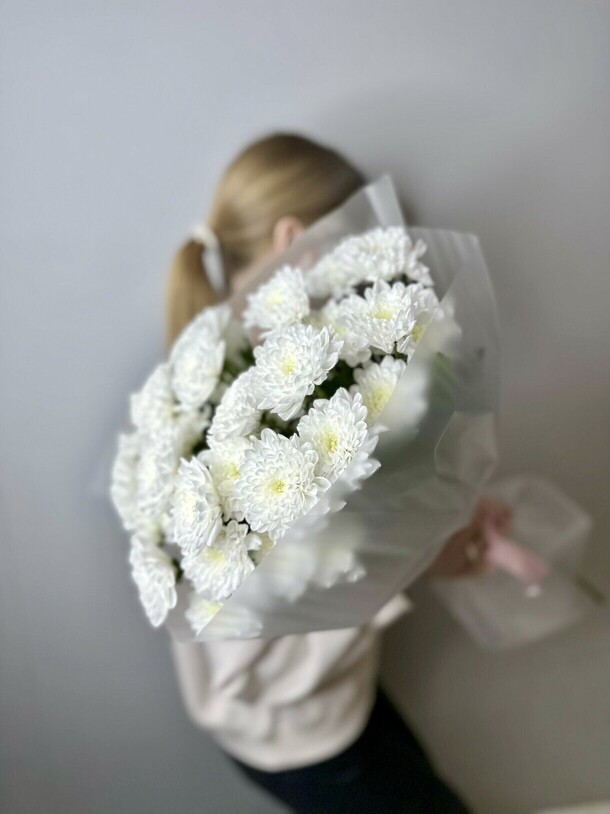 Монобукет из кустовых хризантем сорта алтай, артикул F1406969 - 3000 рублей, доставка по городу. Flawery - доставка цветов