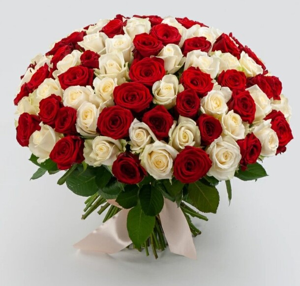 101 роза микс, артикул F1317196 - 27286 рублей, доставка по городу. Flawery - доставка цветов