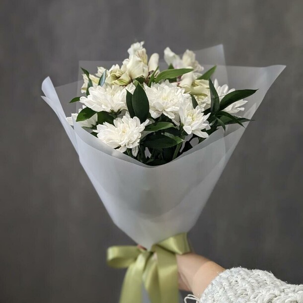 Нежная альстромерия с хризантомой, артикул F1321175 - 2795 рублей, доставка по городу. Flawery - доставка цветов