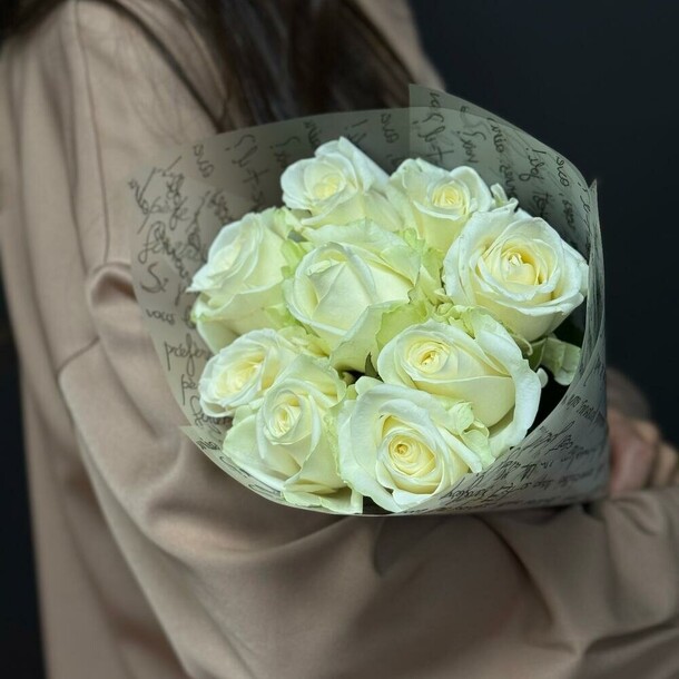 Белые розы, артикул F1321213 - 2795 рублей, доставка по городу. Flawery - доставка цветов