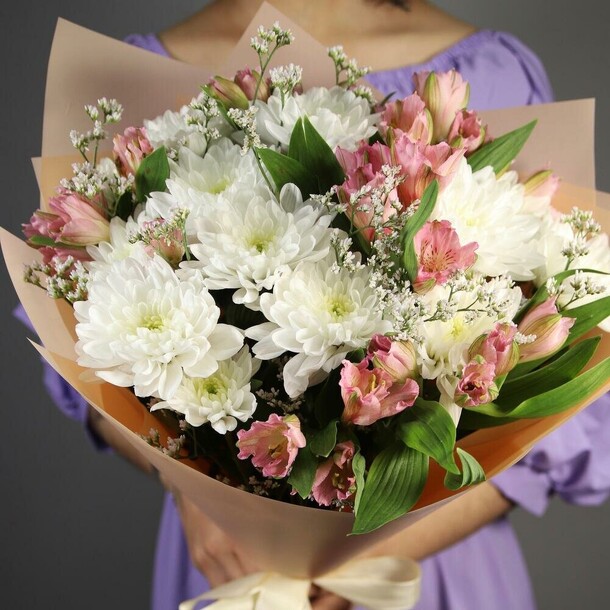 Хризантема с альстромериями, артикул F1329098 - 4655 рублей, доставка по городу. Flawery - доставка цветов