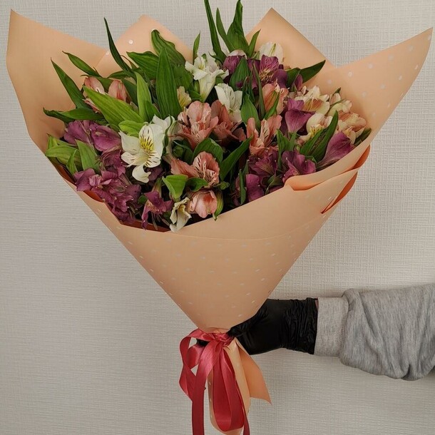 Альстромерия микс, артикул F1329903 - 3328 рублей, доставка по городу. Flawery - доставка цветов