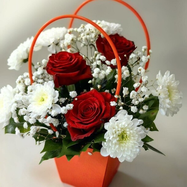 Красочная композиция, артикул F1443706 - 3727 рублей, доставка по городу. Flawery - доставка цветов