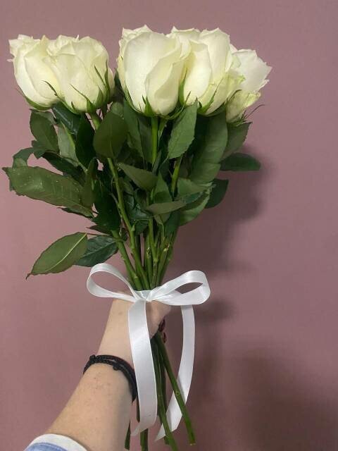 15 белых роз, артикул F1482268 - 4193 рублей, доставка по городу. Flawery - доставка цветов