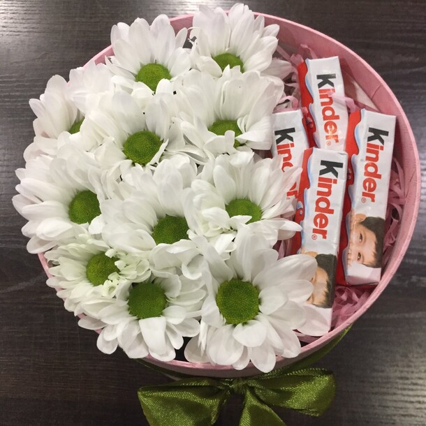 Цветы в коробке, артикул F108329 - 1890 рублей, доставка по городу. Flawery - доставка цветов