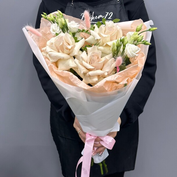 Роза вывернутая и эустома, артикул F1285315 - 2490 рублей, доставка по городу. Flawery - доставка цветов