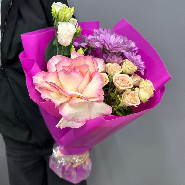 Товар 018, артикул F1323248 - 2450 рублей, доставка по городу. Flawery - доставка цветов