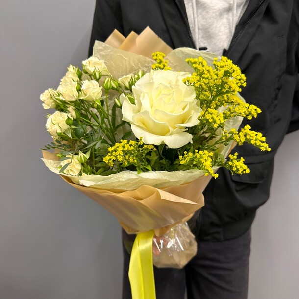 Товар 015, артикул F1323280 - 1950 рублей, доставка по городу. Flawery - доставка цветов