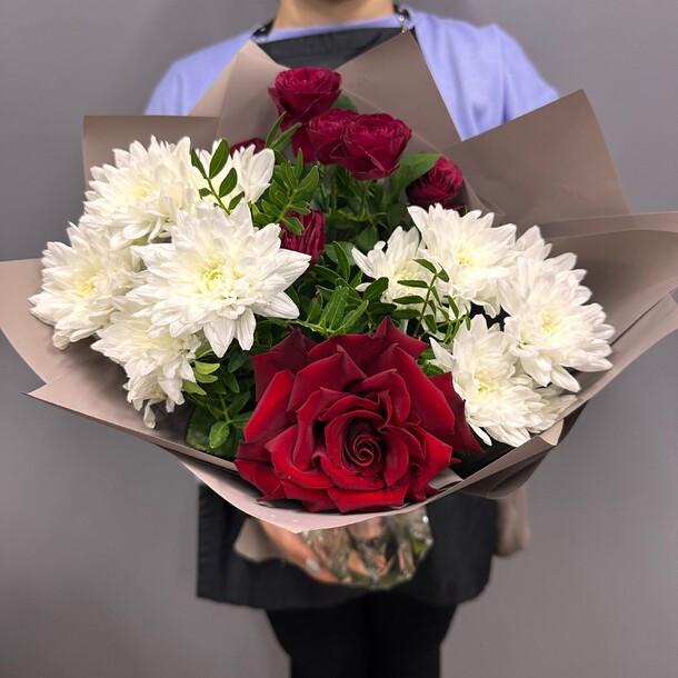 0202, артикул F1323409 - 2350 рублей, доставка по городу. Flawery - доставка цветов