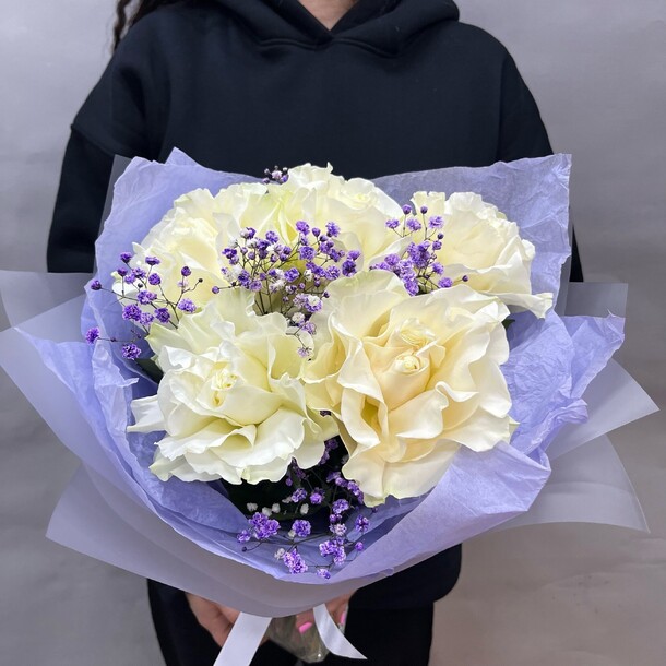 Белая французская роза и гипсофила, артикул F1426455 - 2690 рублей, доставка по городу. Flawery - доставка цветов