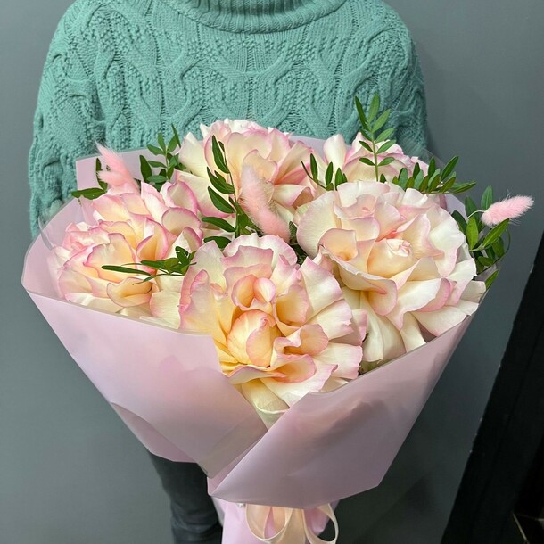 Роза эсперанс, артикул F1426472 - 2490 рублей, доставка по городу. Flawery - доставка цветов