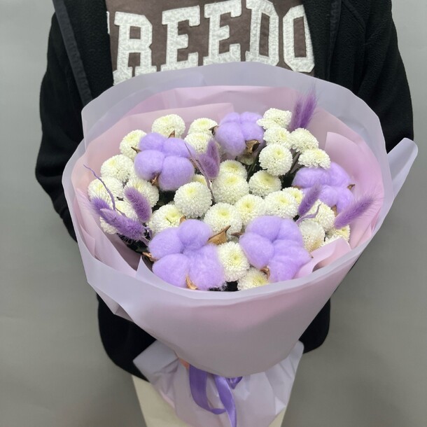 Хризантема ньютон с хлопком, артикул F1466089 - 3100 рублей, доставка по городу. Flawery - доставка цветов