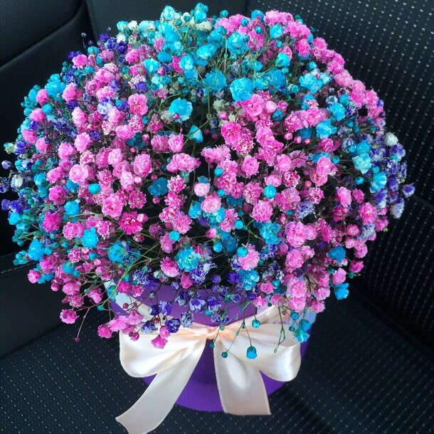 Цветы в коробке 05771, артикул F1466165 - 2690 рублей, доставка по городу. Flawery - доставка цветов