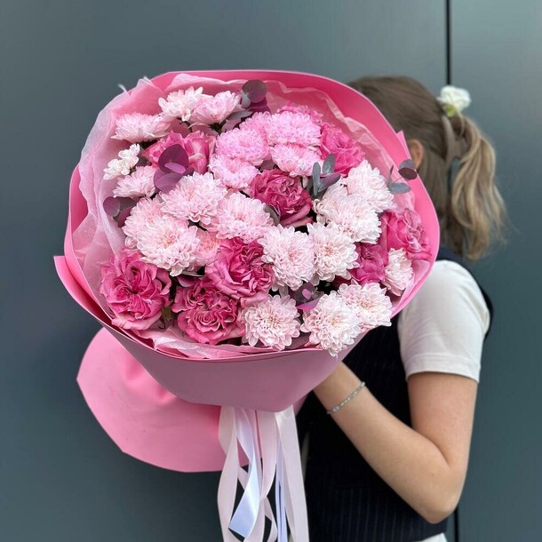 Сборный букет с розами и хризантемами, артикул F1457564 - 6736 рублей, доставка по городу. Flawery - доставка цветов